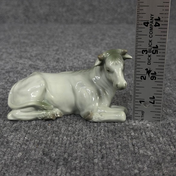 Vintage Avon Ox Figurine Porcelain Bethlehem Nativity Christmas Decor - Picture 7 of 11